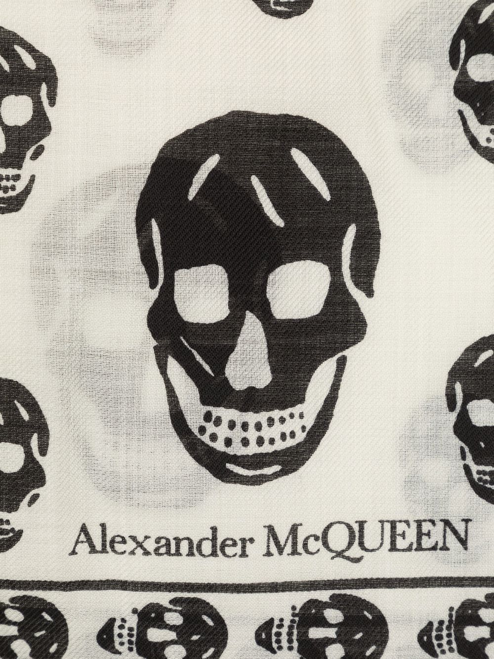 Alexander McQueen Scarfs White - VivaceVenus