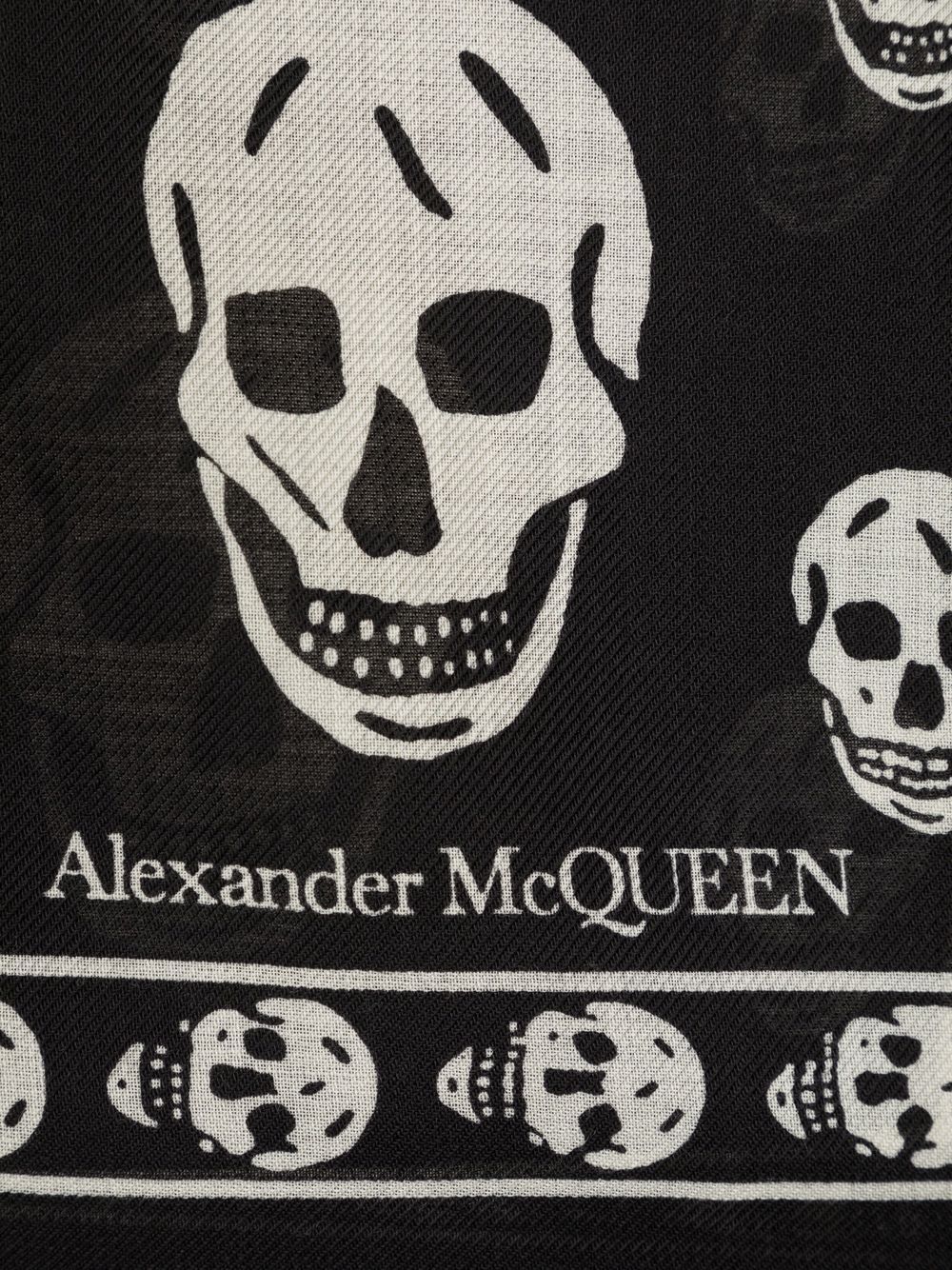 Alexander McQueen Scarfs Black - VivaceVenus