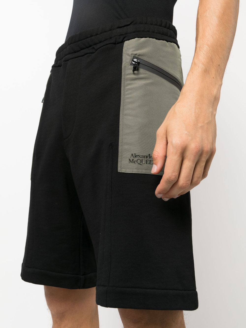 Alexander McQueen Shorts Black - VivaceVenus