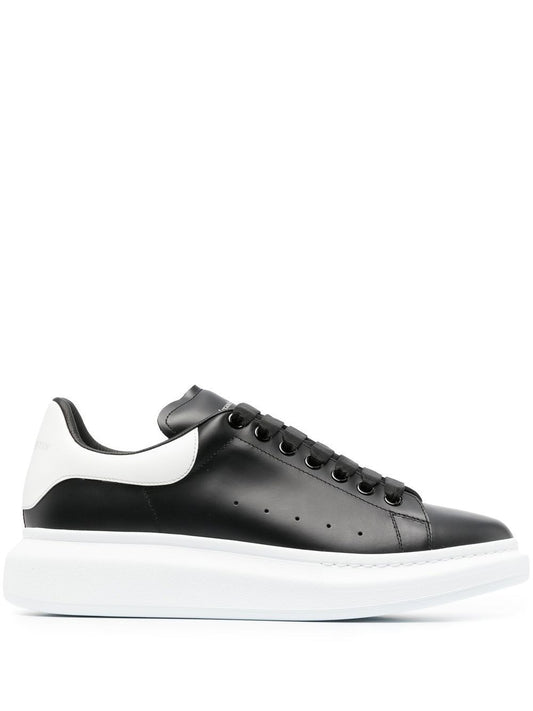 Alexander McQueen Sneakers Black - VivaceVenus