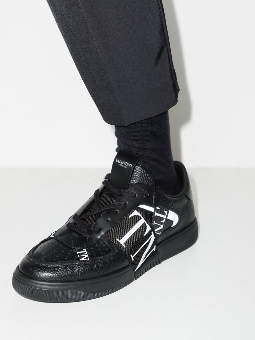 Valentino Garavani Sneakers Black - VivaceVenus