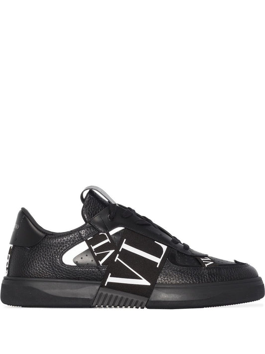 Valentino Garavani Sneakers Black - VivaceVenus