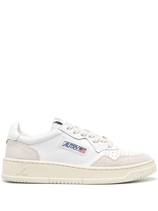 AUTRY Sneakers White - VivaceVenus