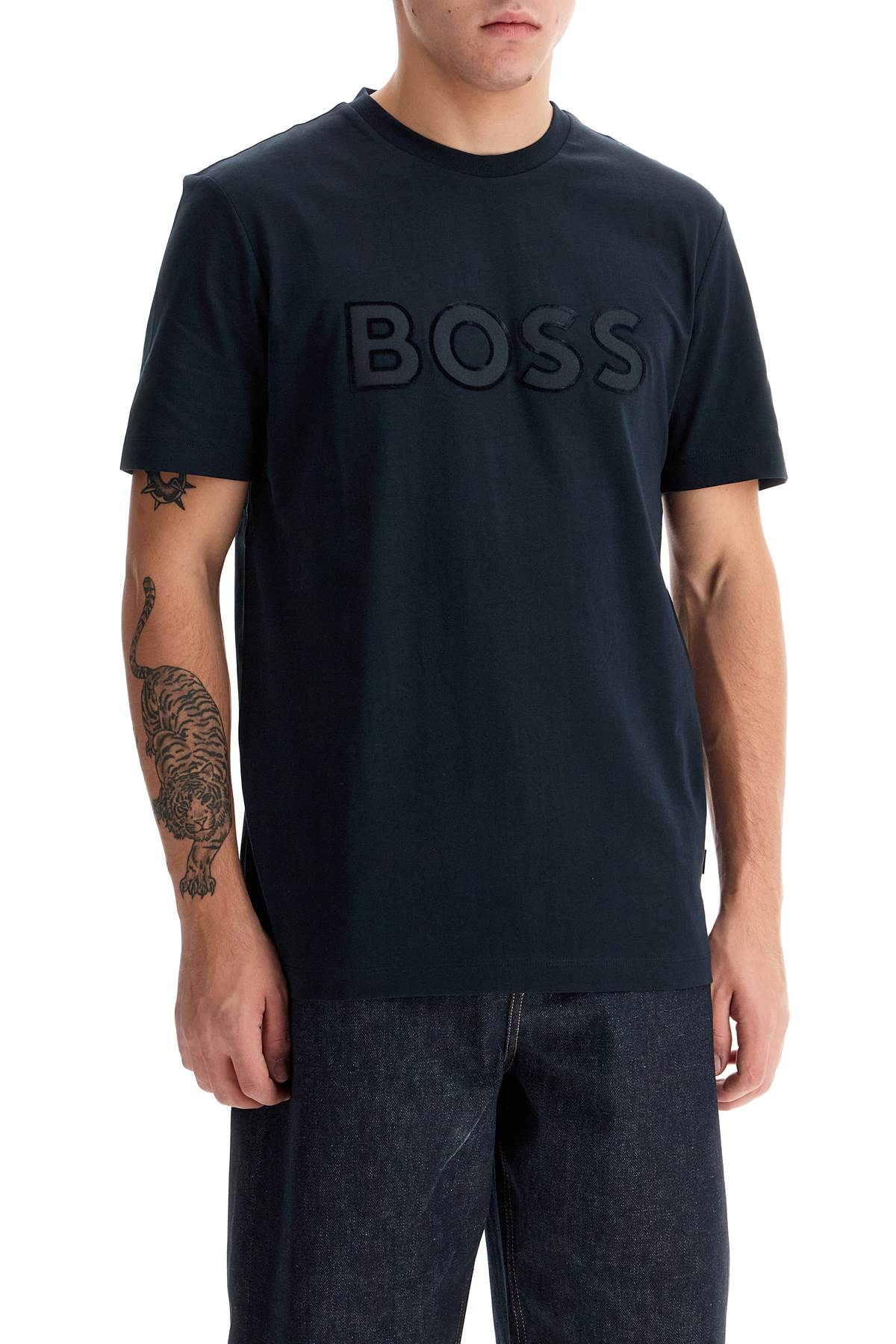 Boss t-shirt with patch logo design - VivaceVenus