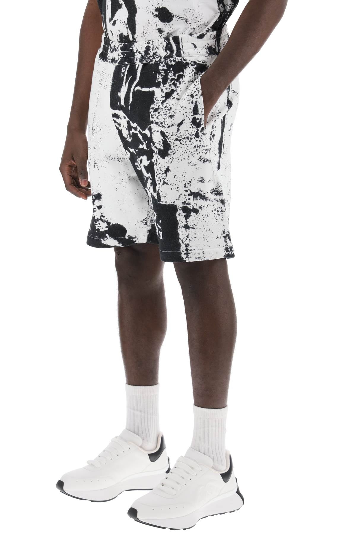 Alexander Mcqueen fold print sweat shorts - VivaceVenus