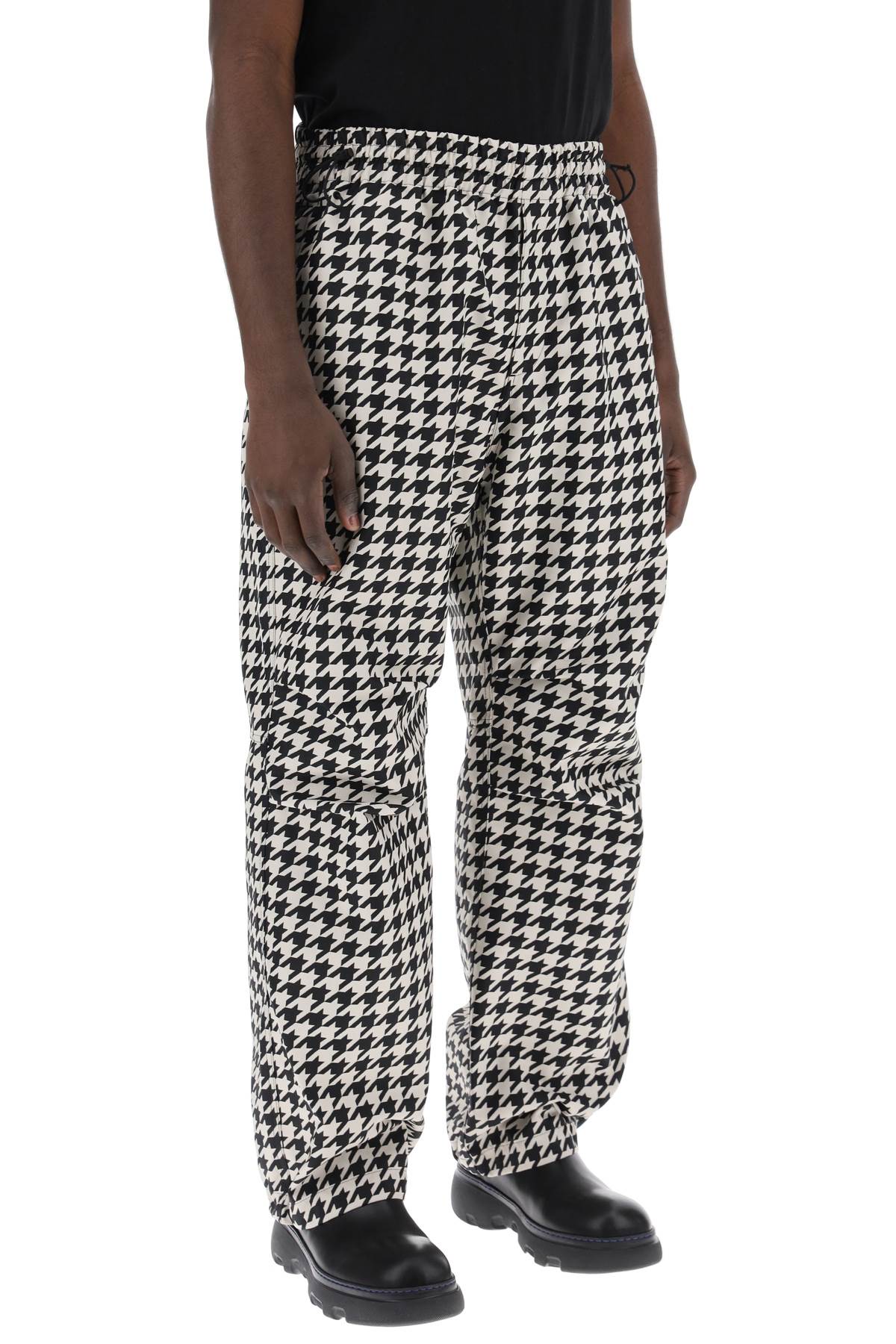 Burberry workwear pants in houndstooth - VivaceVenus