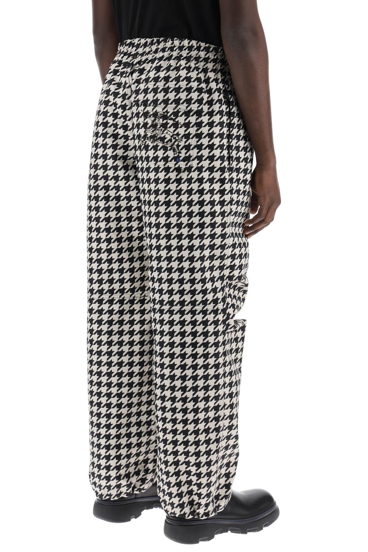 Burberry workwear pants in houndstooth - VivaceVenus